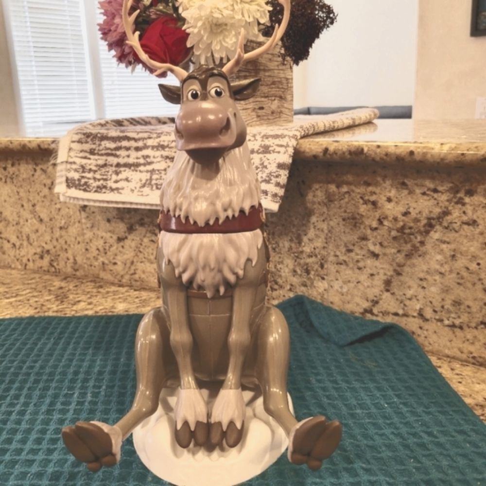 2019 DISNEYLAND-FROZEN Sven cup 🆕️ 33